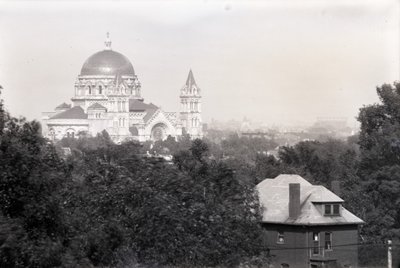 Ny katedral fra Barnes Hospital, St. Louis, 19. september 1919 av Oscar Kuehn