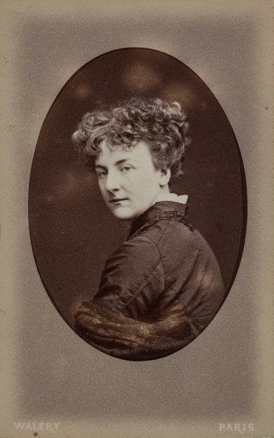 Portrett av Jane Dieulafoy 1851-1916, ca. 1890. av Ostroróg