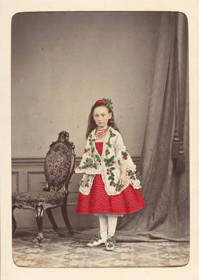 Follett familiealbum med barnekostymer for en findressball, ca. 1880. av Owen Angel