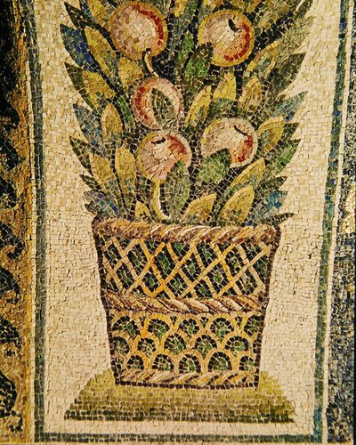 En kurv med frukt, ca. 430 e.Kr. (mosaikk) av Paleo Christian
