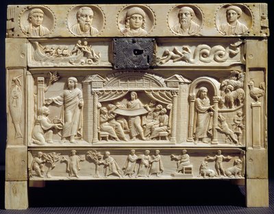 Paleochretian Art: Relikvieskrin (lipsanotheque) dekorert av scener fra Det gamle og nye testamente i nedre relieffer. 4. århundre Fra klosteret Santa Giulia, Italia. Brescia, kristent museum av Paleo Christian