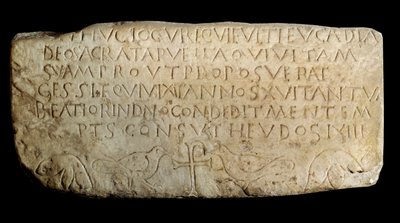Paleokristen kunst: epitafium av Leucadia. Plakett fra den gamle makkabeernes kirke i Lyon. Paris, Louvre-museet av Paleo-Christian Paleo-Christian
