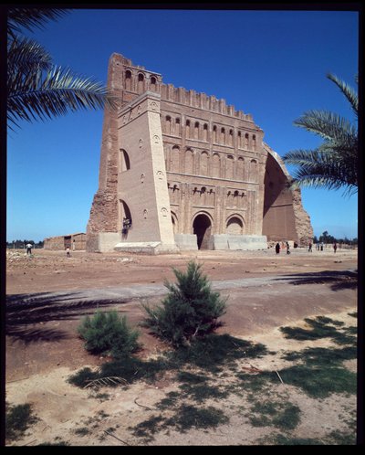 Utsikt over Palace of Shapur I og Arch of Chosroes av Parthian Parthian