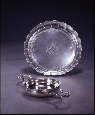 George II oransje sil, sirkulær bolle med to gjennomgående skall og rullehåndtak (sølv) av Paul de Lamerie