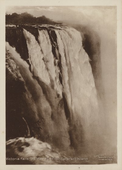 Victoria Falls, The Main Fall fra Cataract Island (s/hvitt bilde) av Percy M. Clark