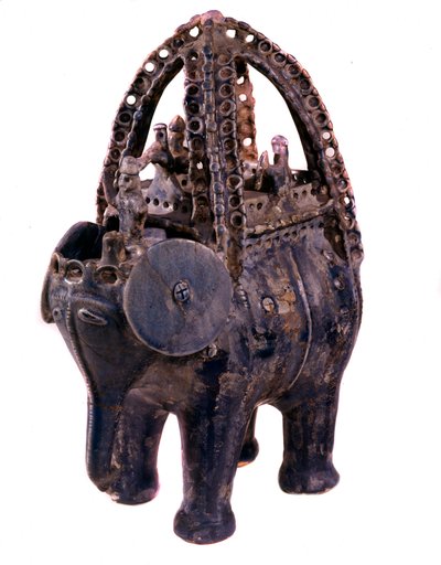 Persisk kunst: rhyton eller rhyton eller rhyton i blå fajanse fra regionen Gorgan i Iran. 1200-tallet. Teheran, arkeologisk museum av Persian School
