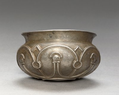 Pre-Achaemenid skål, ca. 6. århundre f.Kr. (sølv) av Persian School