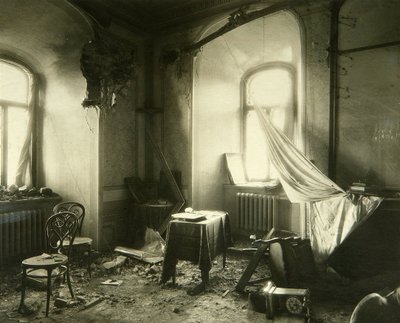 Den russiske revolusjonen i 1917: Interiøret i Chudov-klosteret i Kreml i Moskva etter bombardementet i november 1917. Fotografi av Pjotr ​​Petrovitsj Pavlov (1860-1925) av Petr Petrovich Pavlov