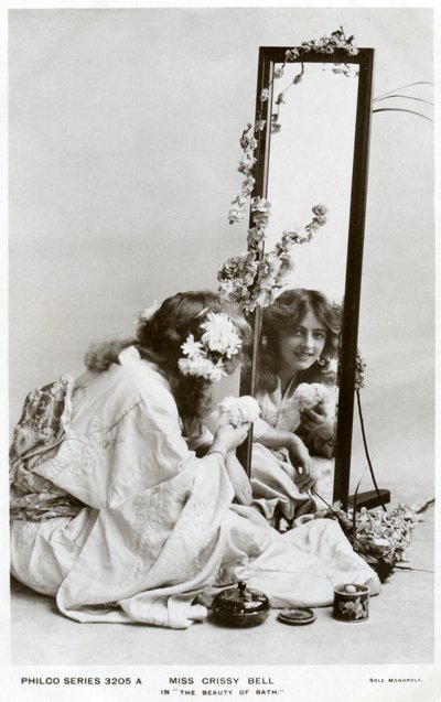 Crissy Bell , britisk skuespillerinne, ca 1900-tallet. av Philco Publishing Company