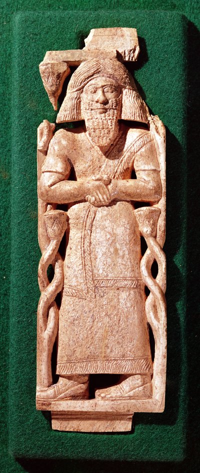 Elfenbensplakett av en gud, fra statssengen til Hazael, kongen av Damaskus, syrisk, fra Arslan Tasch (Hadatou) ca. 840 f.Kr. av Phoenician
