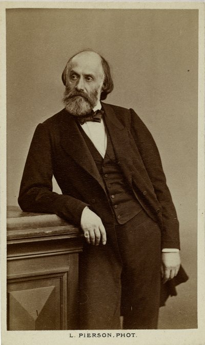 Portrett av poeten Victor de Laprade 1812-1883, ca. 1870. av Photo studio Mayer and Pierson.