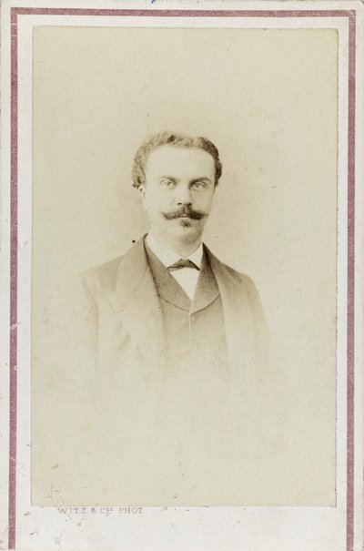 Portrett av Guy de Maupassant, ca. 1880. av Photo studio Witz and Cie.