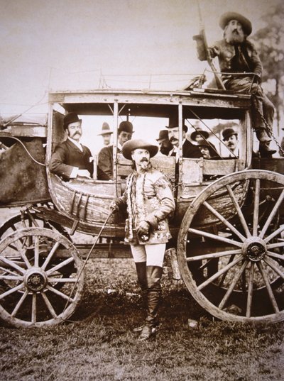 Buffalo Bill Cody (1846-1917) og hans Deadwood-trener (s/hv-bilde) av Photographer American