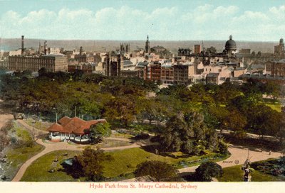 Hyde Park fra St Marys Cathedral, Sydney (farget bilde) av Photographer Australian