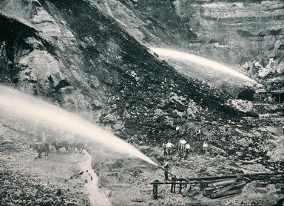 Hydraulisk slusing av alluviale tinnforekomster, Tasmania, ca. 1900, fra `Under the Southern Cross - Glimpses of Australia