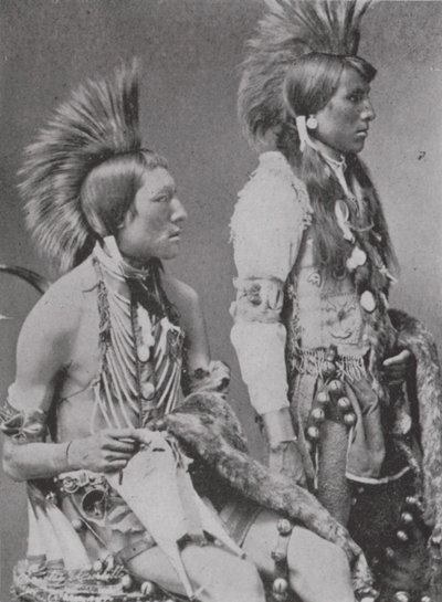 To Blackfoot Braves (s/hvitt bilde) av Photographer Canadian