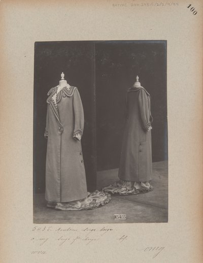 Albumside: House of Worth, Coat av Photographer French