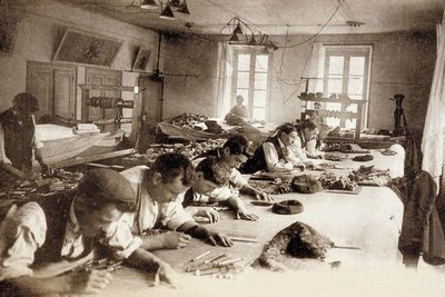Aubusson Tapestry Factory, Frankrike, ca. 1900 (s/hvitt-bilde) av Photographer French