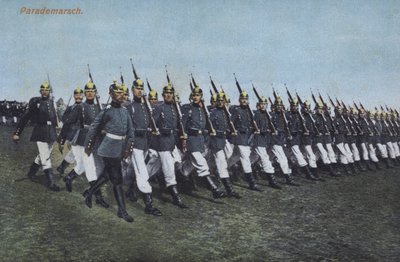Tyske infanterisoldater marsjerer på parade (bilde) av Photographer German