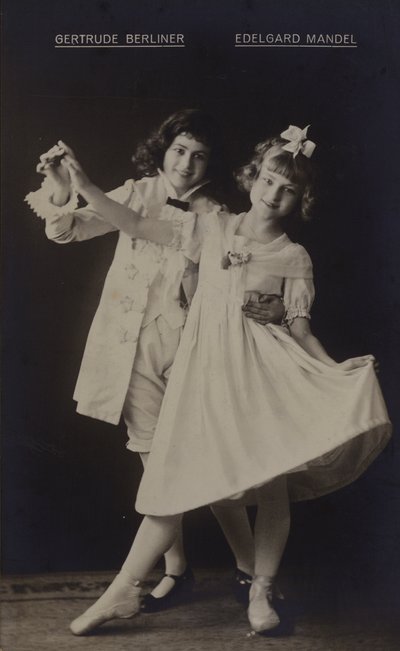 Gertrude Berliner og Edelgard Mandel, tyske skuespillerinner (s/hv-bilde) av Photographer German