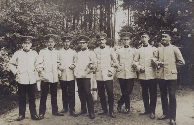 Gruppe av tyske hæroffiserer (s/hvitt bilde) av Photographer German