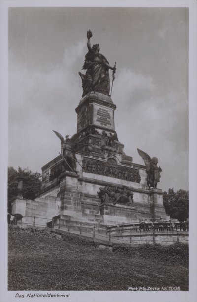 Nationaldenkmal, monument til minne om foreningen av Tyskland, Rudesheim am Rhein, Hessen (s/hv-bilde) av Photographer German