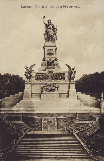 Nationaldenkmal, monument til minne om foreningen av Tyskland, Rudesheim am Rhein, Hessen (s/hv-bilde) av Photographer German