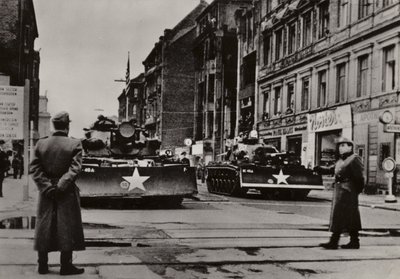 Spesielt alvorlige provokasjoner ble startet mellom 24. og 28. oktober 1961 da tungt bevæpnede amerikanske soldater, støttet av stridsvogner, gjentatte ganger krenket den tyske demokratiske republikkens statsgrense (s/hv-bilde) av Photographer German