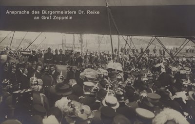 Tale av ordfører Dr. Reike til den tyske luftskipskonstruktøren Graf Ferdinand von Zeppelin (s/hvitt foto) av Photographer German