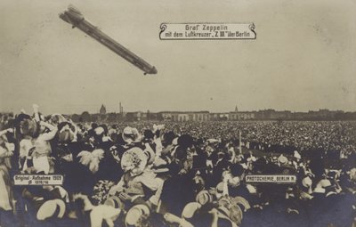 Zeppelin LZ III flyr over Berlin av Photographer German
