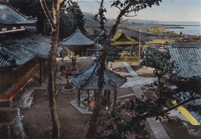 Japan, ca. 1912: Miidera, en av de 8 utsiktene over Ohmi, nær Kyoto (bilde) av Photographer Japanese