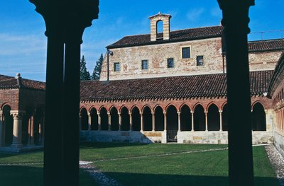 Cloister, Basilica of St Zeno (eller San Zeno Maggiore og San Zenone), Verona (UNESCOs verdensarvliste, 2000), Veneto, Italia av Blaise Nicolas Le Sueur