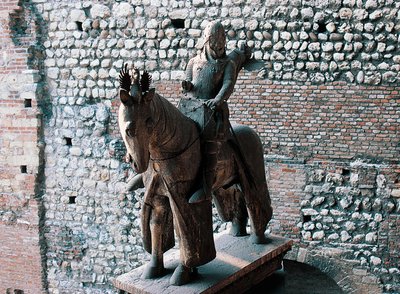Rytterstatue av Cangrande I della Scala, Castelvecchio, Verona, Veneto, Italia av Blaise Nicolas Le Sueur