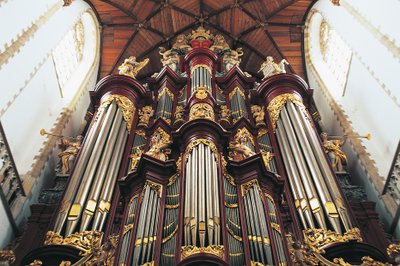 Orgelet i St-Bavokerk kirke eller Grote Kerk, bygget av Christian Muller (1690-1763), Haarlem, Nederland av Blaise Nicolas Le Sueur
