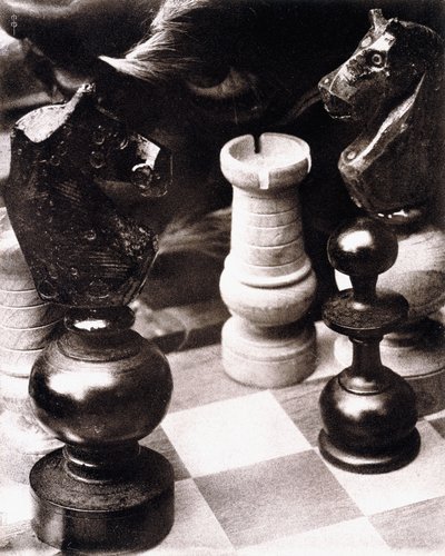 After a Game of Chess, ca. 1930 (oljetrykk) av Pierre Dubreuil