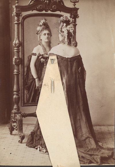 [Grevinne de Castiglione], 1895. av Pierre Louis Pierson