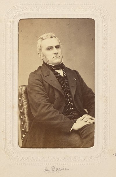  av Pierre Petit