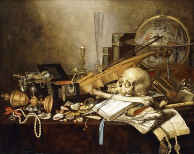 Et Vanitas-stilleben av musikkinstrumenter og manuskripter, en veltet forgylt beger, en smykkeskrin, en lysestake, en astrologisk globus, en perlestreng, juveler, skjell, en hodeskalle og lårben og et timeglass på et drapert bord, 1653 av Pieter Claesz
