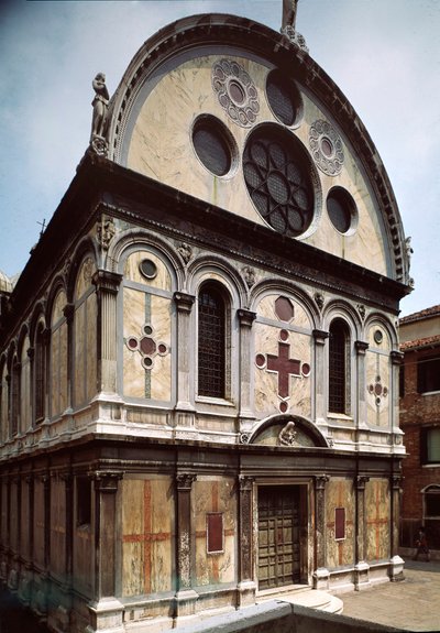 Fasade av kirken Santa Maria dei Miracoli (Saint Mary of the Miracles) laget av Pietro Lombardo (1435-1515) 1481-1489 Venezia, Italia av Pietro Lombardo