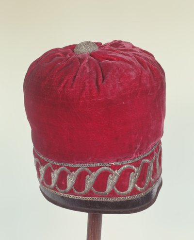 Ortodokse kirkehette som visstnok ble båret av Napoleon (1769-1821) mens han krysset Berezyna-elven i 1812 (fløyel med lær og sølvtråd) av Polish School