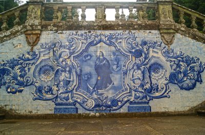 Dekorativt panel som viser Jomfru Maria som knuser slangen, Lamego, Portugal. 1738 av Portuguese School