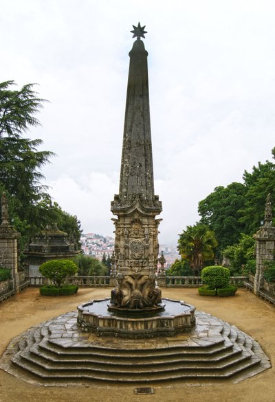 Helligdommen til Nossa Senhora dos Remedios obelisk, Lamego, Portugal. 1738 (granitt) av Portuguese School