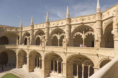 Utsikt over klostrene fra det øvre galleriet (se også 237489 og 237491) av Portuguese School