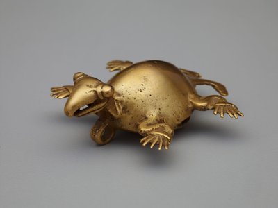 Anhengsklokke: skilpadde, 800-1200 (gull) av Pre-Columbian Pre-Columbian