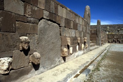 Det førkolumbianske arkeologiske stedet Tiahuanaco, Bolivia. av Pre Columbian Pre Columbian