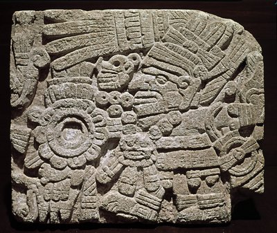 Precolombiansk kunst, blandet sivilisasjon: skulpturert brystparti som representerer en rikt kledd karakter - fra Oaxaca, Mexico National Museum of Anthropology of Mexico City, Mexico av Pre Columbian Pre Columbian