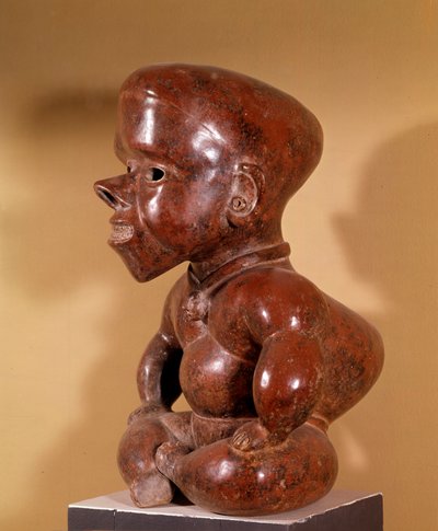 Pre-colombiansk kunst: statuett av naken pukkelrygg som sitter. Fra Colima. Sivilisasjonen av vestkysten. 300-1250 e.Kr. Arkeologisk museum i Guadalajara av Pre Columbian Pre Columbian