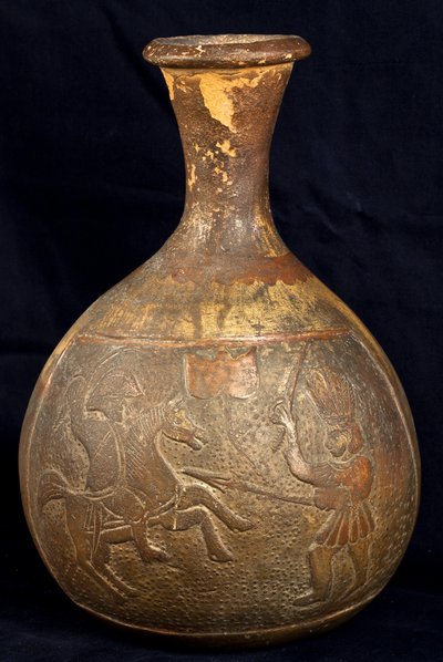 Flaske som viser en kamp mellom en rytter og en kriger til fots (terrakotta) av Precolombian Precolombian