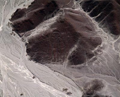 Luftfoto av Nazca-linjer som representerer en menneskelig figur (fotografi av Prehistoric Prehistoric