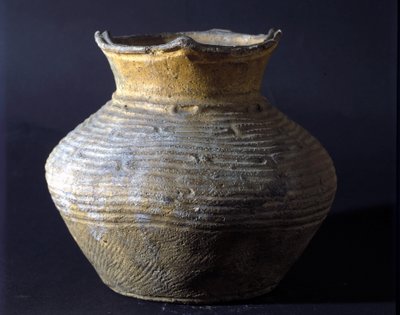 Terrakottakrukke fra Jomon-perioden (forhistorie i Japan). Roma, Nasjonalmuseet for orientalsk kunst. av Prehistoric Prehistoric